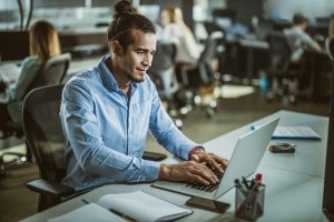 Leia mais sobre o artigo Software interno: como criar um para otimizar o trabalho da equipe?