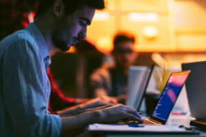 Leia mais sobre o artigo Desenvolvimento de aplicativo web: entenda mais!